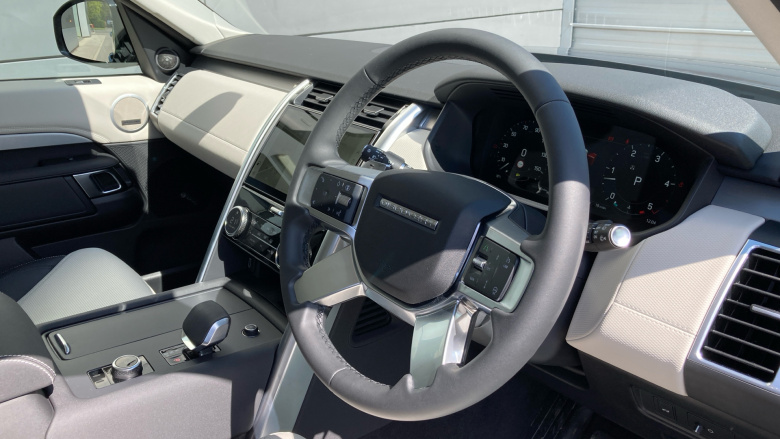 Land Rover Discovery 3.0 D350 Dynamic SE 5dr Auto Diesel Station Wagon
